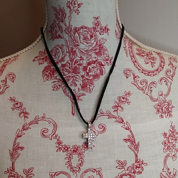 Silver rhinestone cross necklace - Picture 4 of 4